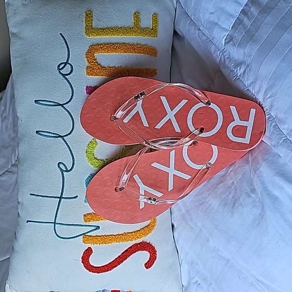 ROXY Flip Flops - Picture 1 of 1